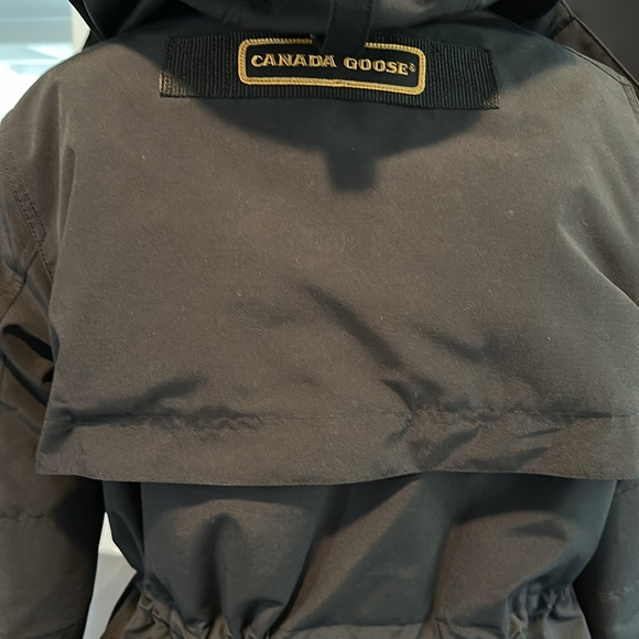 Canada Goose Parka - Picture 6 of 7